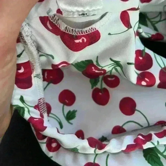 Strut This Kinzie red white sports Bra 🍒 sz small - Picture 8 of 13